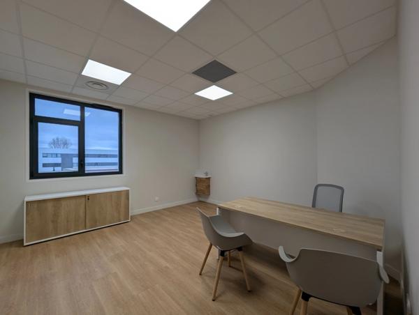 Locals/bureaux à vendre BRUGES (33)