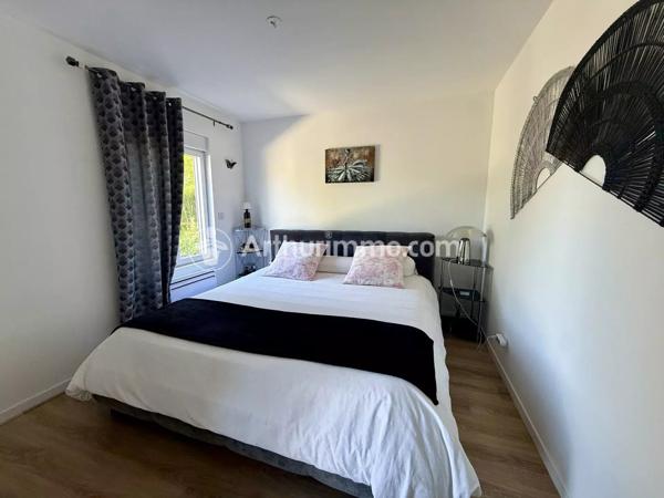 Vente                                                      Maison
                        
                     4 pièces                      101 m2                     à Saint-Astier