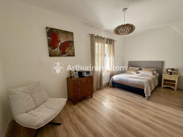 Vente                                                      Maison
                        
                     4 pièces                      101 m2                     à Saint-Astier
