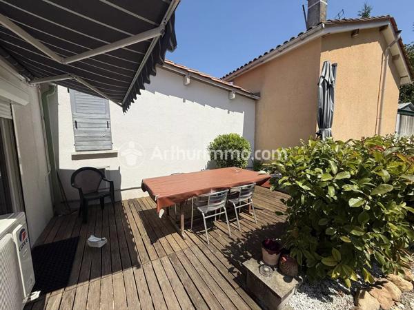 Vente                                                      Maison
                        
                     4 pièces                      101 m2                     à Saint-Astier