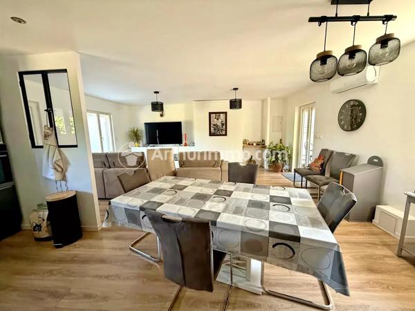 Vente                                                      Maison
                        
                     4 pièces                      101 m2                     à Saint-Astier