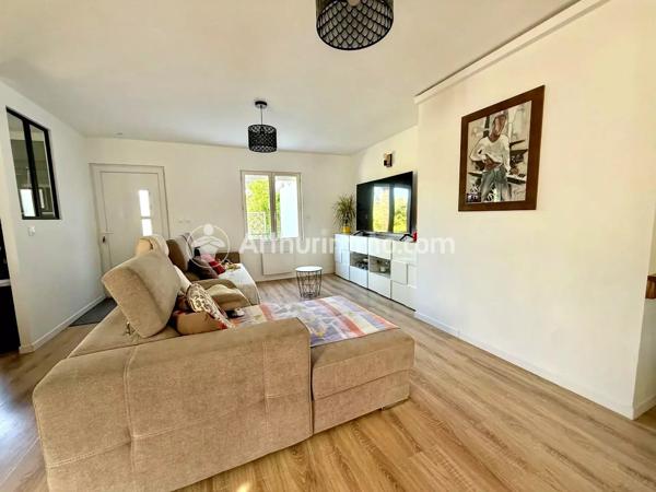 Vente                                                      Maison
                        
                     4 pièces                      101 m2                     à Saint-Astier