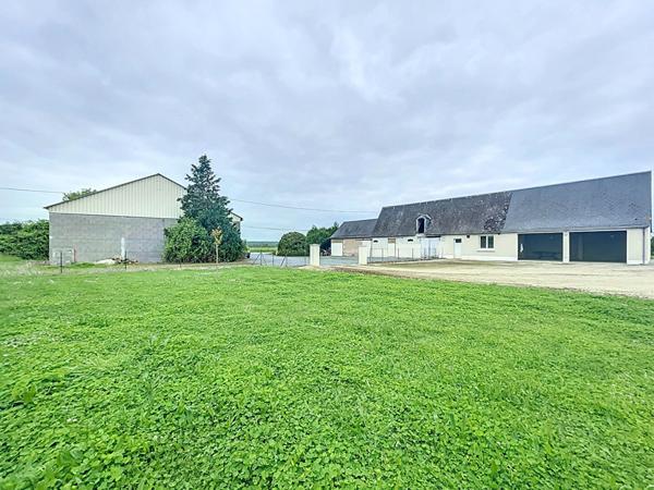 Charmante maison familiale à La Ménitré, 149 m² habitables, beaux volumes et dépendances