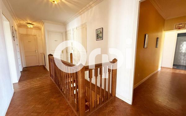 Appartement à vendre    11 pièces • 266 m2 Soissons