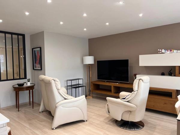 Location                                                      Appartement
                        
                     3 pièces                      60 m2                     à Rodez