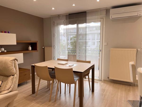 Location                                                      Appartement
                        
                     3 pièces                      60 m2                     à Rodez