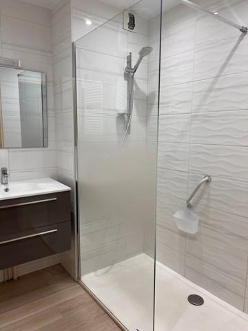 Location                                                      Appartement
                        
                     3 pièces                      60 m2                     à Rodez