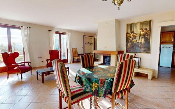 Maison à vendre    5 pièces • 140,21 m2 Reyrieux