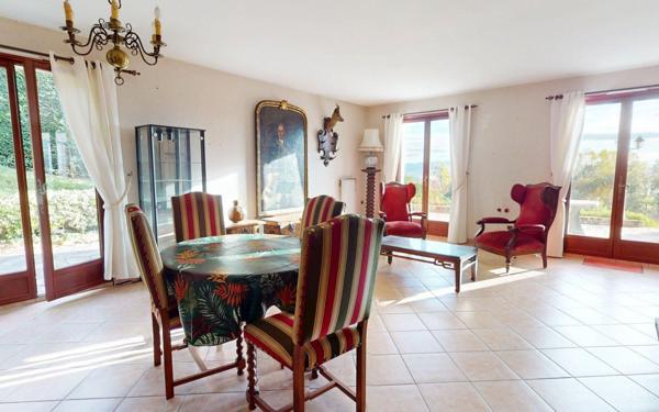 Maison à vendre    5 pièces • 140,21 m2 Reyrieux