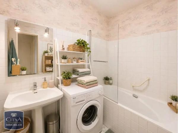 Appartement à louer 3 pièces 76.11m² Chinon (37500)