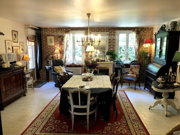 Grande maison de style proche anglo normand