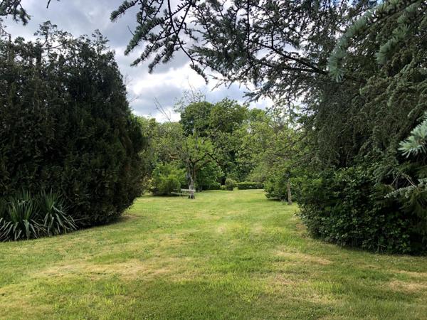 Grande maison de style proche anglo normand