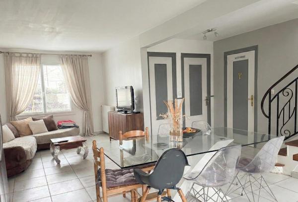 Maison familiale de 117 m² avec 4 chambres et jardin exposé Sud-Ouest