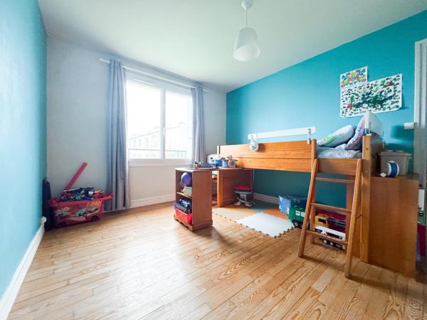 Maison familiale de 117 m² avec 4 chambres et jardin exposé Sud-Ouest