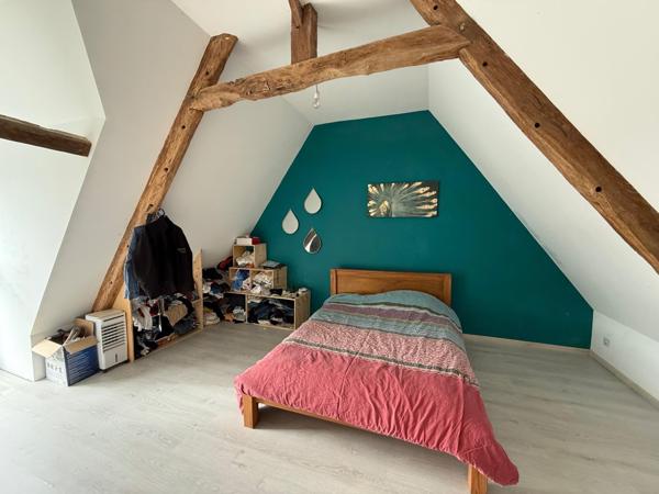 Longère en pierre avec dépendances – Lanvallay