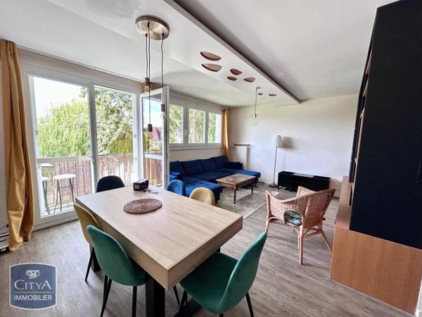 Appartement à louer 4 pièces 73.53m² Tours (37100)