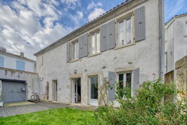 Charente-Maritime, Ile d'Oléron, SAINT PIERRE D'OLERON (17), Appartement à vendre 6 pièces, 177 m² habitables,
