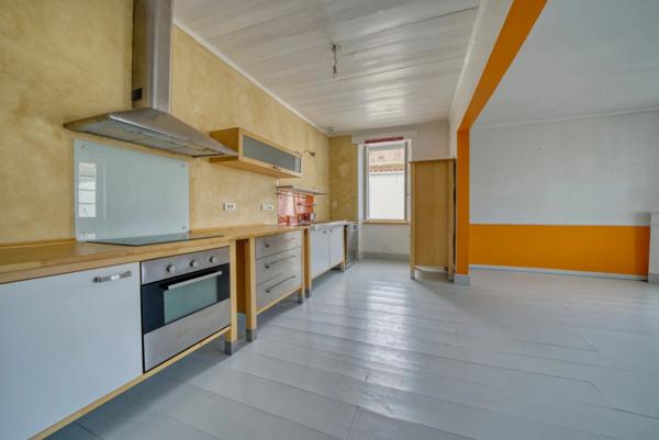 Charente-Maritime, Ile d'Oléron, SAINT PIERRE D'OLERON (17), Appartement à vendre 6 pièces, 177 m² habitables,