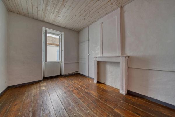 Charente-Maritime, Ile d'Oléron, SAINT PIERRE D'OLERON (17), Appartement à vendre 6 pièces, 177 m² habitables,