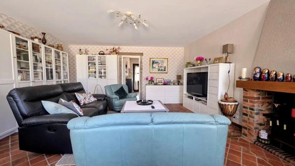 Vente                                                      Maison de village
                        
                     10 pièces                      250 m2                     à Aubigny-sur-Nère