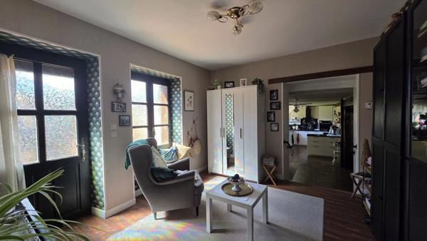 Vente                                                      Maison de village
                        
                     10 pièces                      250 m2                     à Aubigny-sur-Nère