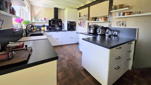 Vente                                                      Maison de village
                        
                     10 pièces                      250 m2                     à Aubigny-sur-Nère