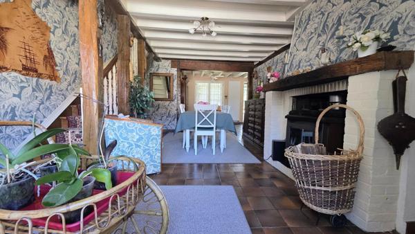Vente                                                      Maison de village
                        
                     10 pièces                      250 m2                     à Aubigny-sur-Nère
