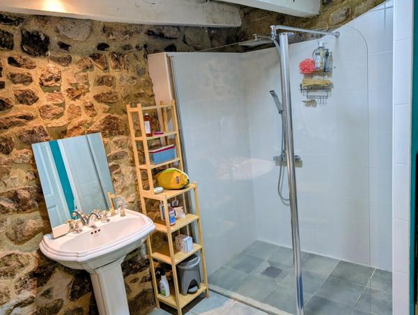 Charme authentique à Saint-Julien-Du-Gua