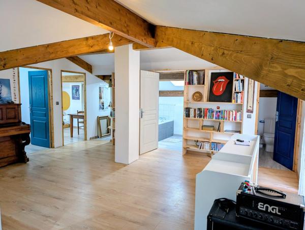 Charme authentique à Saint-Julien-Du-Gua