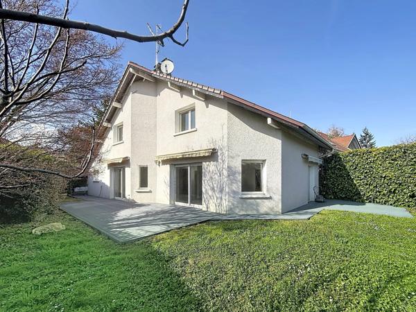 Maison à vendre 8 pièces PREVESSIN MOENS (01)