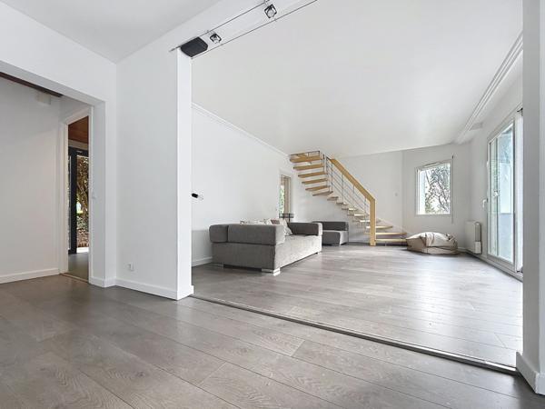 Maison à vendre 8 pièces PREVESSIN MOENS (01)