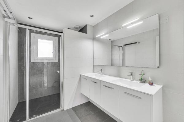 Maison à vendre 8 pièces PREVESSIN MOENS (01)