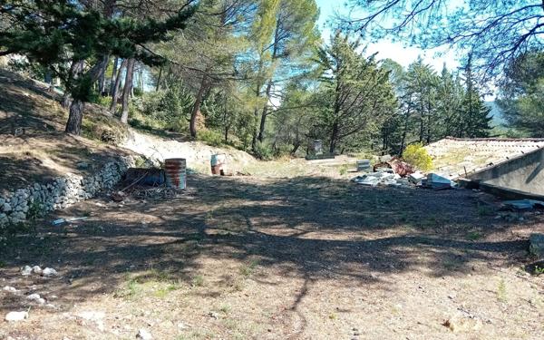 Terrain à vendre    La Bastidonne