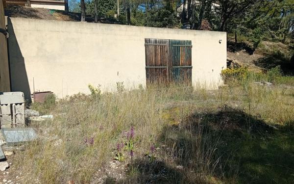 Terrain à vendre    La Bastidonne