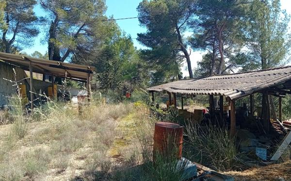 Terrain à vendre    La Bastidonne