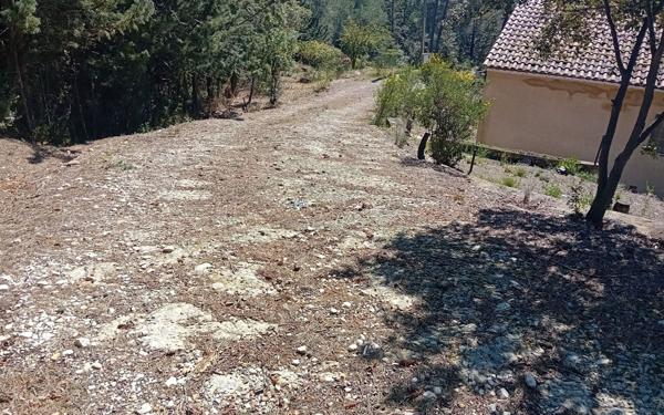 Terrain à vendre    La Bastidonne