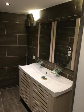 RIANS APPARTEMENT T3 AVEC TERRASSE