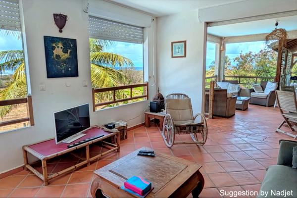 EXCLUSIVITÉ – Villa T3 vue mer avec 3 dépendances locatives – Le Moule, Guadeloupe