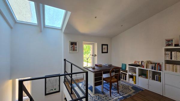 A Grans superbe maison de village de type 7 de 215m²