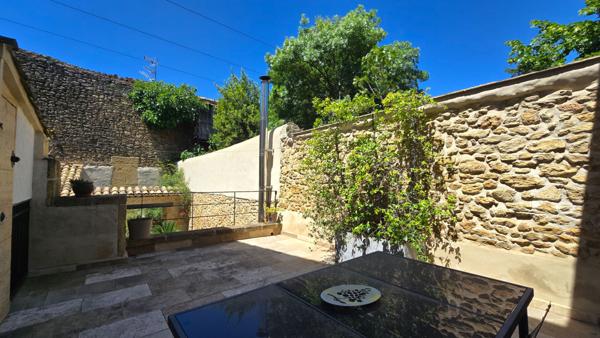 A Grans superbe maison de village de type 7 de 215m²
