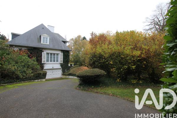 Maison à vendre 12 pièces 468 m² Saint-Fuscien