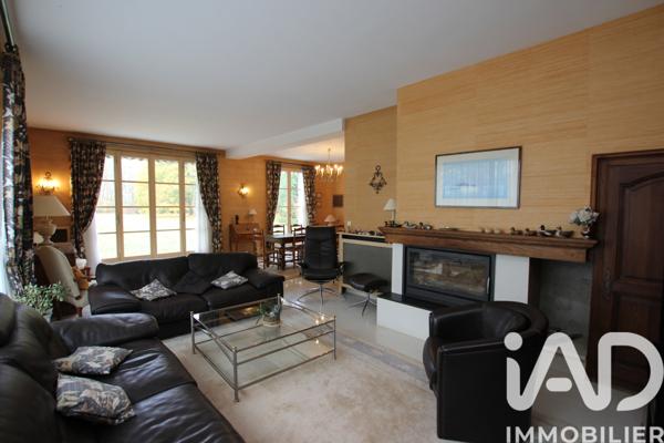 Maison à vendre 12 pièces 468 m² Saint-Fuscien