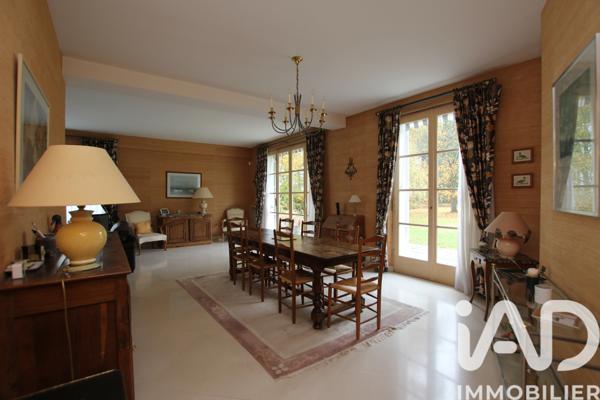 Maison à vendre 12 pièces 468 m² Saint-Fuscien