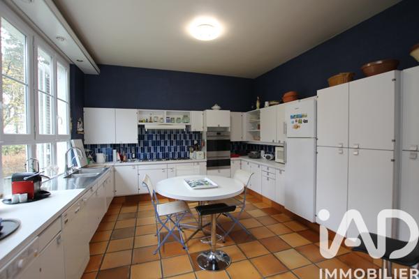 Maison à vendre 12 pièces 468 m² Saint-Fuscien