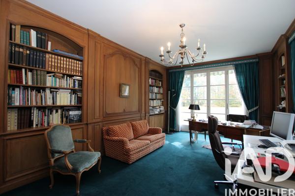 Maison à vendre 12 pièces 468 m² Saint-Fuscien