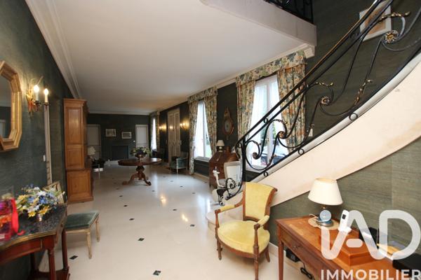 Maison à vendre 12 pièces 468 m² Saint-Fuscien