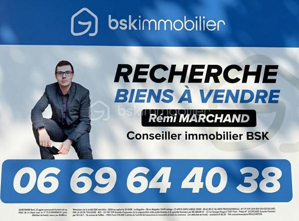 Un dossier complet est disponible sur simple demande avant toute visite : diagnostics techniques, vidéo et photos suplémentaires du logement ainsi que l’ensemble des documents relatifs au bien. Une transparence totale pour un projet d’achat sécurisé.

L’appartement offre de beaux volumes et des prestations de qualité. Il se compose de 3 belles chambres, de 1 salle d’eau avec baignoire et une salle de bain avec douche, de 2 WC, d’une grande pièce de vie ainsi que d’un salon ou bureau en duplex.

Vous profiterez également d’une cuisine avec loggia, d’une terrasse carrelée et d’un balcon carrelé.

Les prestations comprennent notamment un parquet en chêne massif et des fenêtres et portes-fenêtres en PVC double vitrage.

Deux caves carrelées complètent ce bien. Elles disposent de murs isolés, de l’électricité et de portes blindées avec cornières anti-effraction.

Lumineux et très calme, cet appartement bénéficie d’un emplacement privilégié, à proximité des bus, pharmacies, médecins, boulangeries et écoles.

Possibilité d’acquérir en supplément un garage fermé.

Un bien rare, idéal pour profiter d’un cadre de vie agréable face au Jardin des Plantes, dans une résidence de qualité.

J’accompagne mes clients, dont plusieurs disposent déjà d’un financement fiable et assuré, dans leur recherche de biens au Mans et ses alentours. Je suis également à la recherche de nouveaux biens à vendre. Je rémunère mes apporteurs d’affaires et je travaille avec un réseau d’artisans ainsi qu’un courtier en financement afin de vous accompagner dans toutes les étapes de votre projet immobilier.