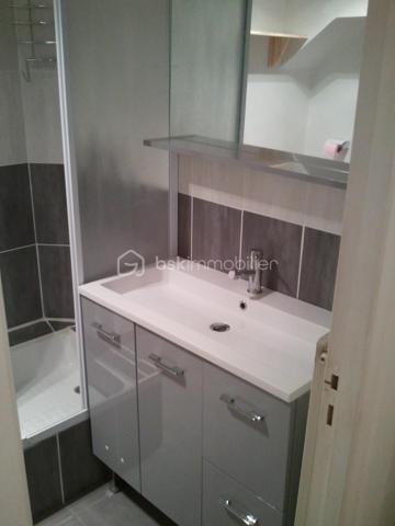 A VENDRE  Nouvelle Aquitaine centre ville Agen, Immeuble à rendement locatif. 
Proche centre d'intérêt et universités, venez découvrir cet immeuble restauré avec gout, proche de toutes commodités, commerces, école. 
Cet immeuble vous surprend par son espace et son emplacement. 
Vous pouvez profiter pour ces  appartements  : 
- des prestations très appréciées  comme de nombreux logements occupés, belle luminosité, chauffage individuel, isolation, cuisines équipées et aménagées...
- de l'espace : séjour, chambre, salles d'eau entièrement refaites, box rangement, 
Le charme de ces appartements vous offre l'opportunité de réaliser vos projets d'investissement dans un lieu prisé dés à présent. 
Idéal investisseur. 
Abonnement eau et électricité individuels. Menuiseries double vitrage PVC
Pas de copropriété