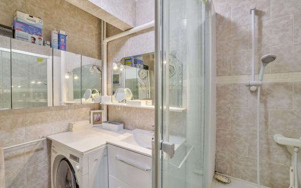 Appartement à vendre    2 pièces • 50,13 m2 Paris 17