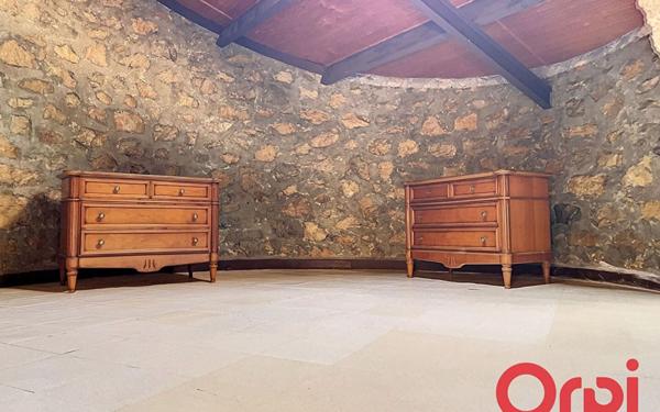 Maison à louer    7 pièces •  Marseille 12